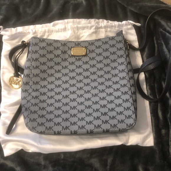 MICHAEL KORS CROSSBODY BAG - Picture 2 of 3